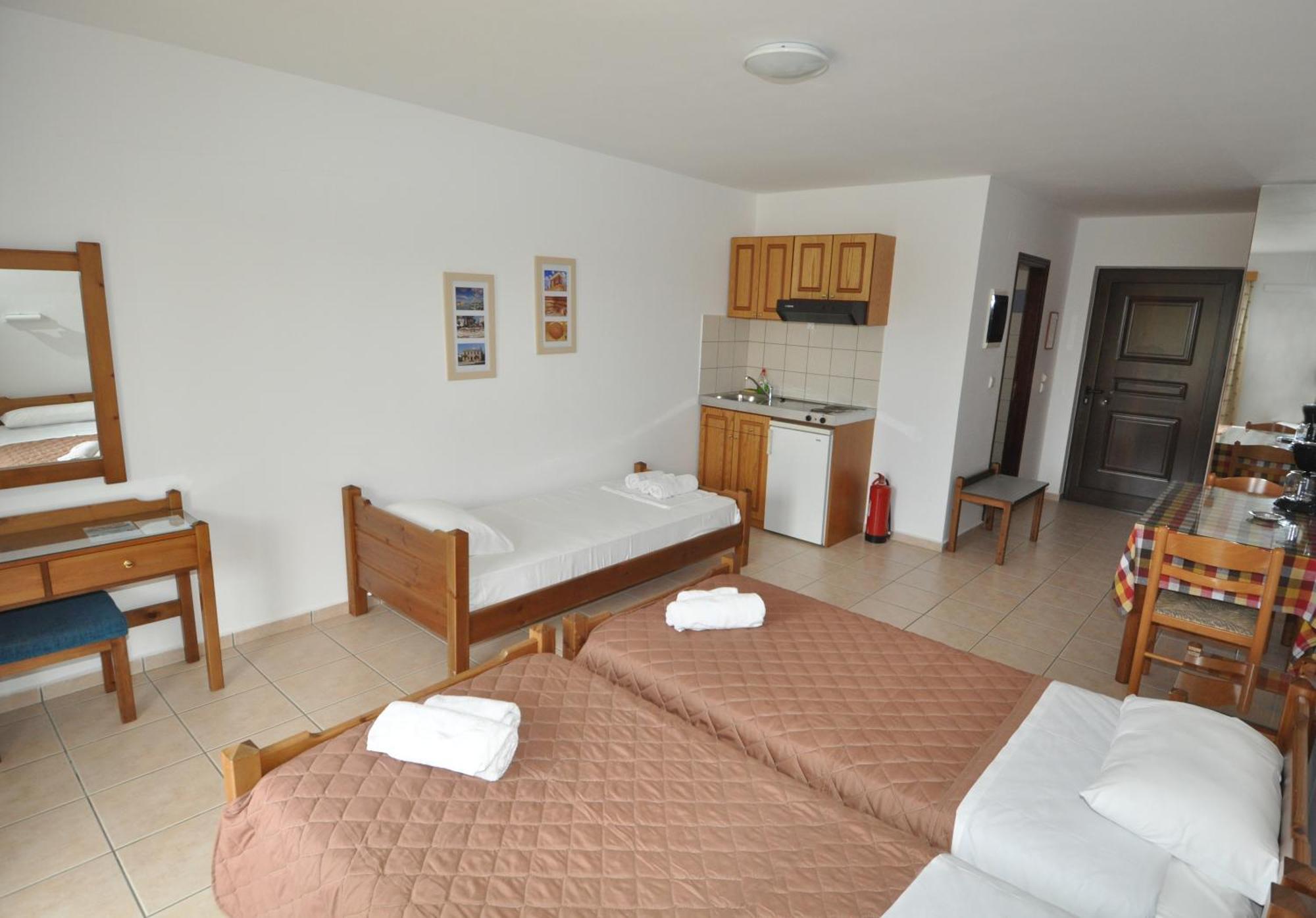 Pennystella Apartments Agia Pelagia  Exterior photo