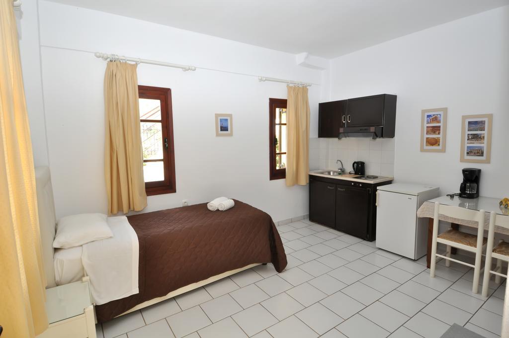 Pennystella Apartments Agia Pelagia  Exterior photo